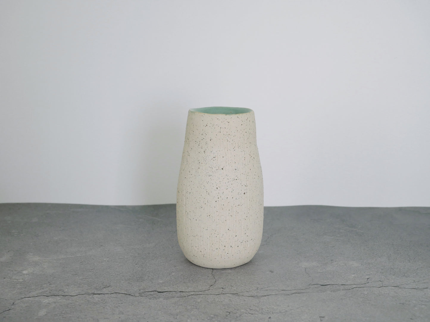 Shigaraki-ware Acorn Small Vase